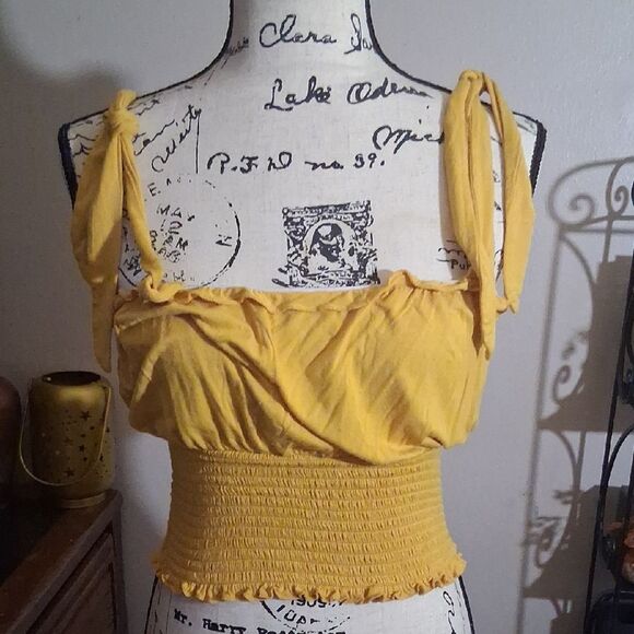 Guess Yellow Women's Smocked Crop Top Size Medium - Picture 1 of 11